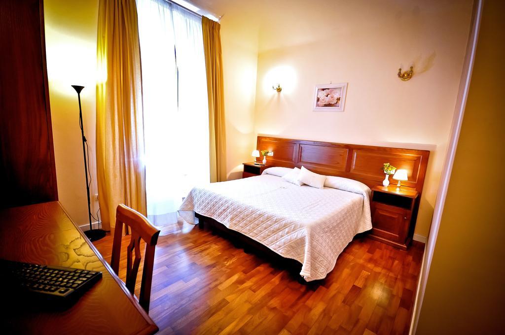Relais Cavour Hotel Rome Room photo